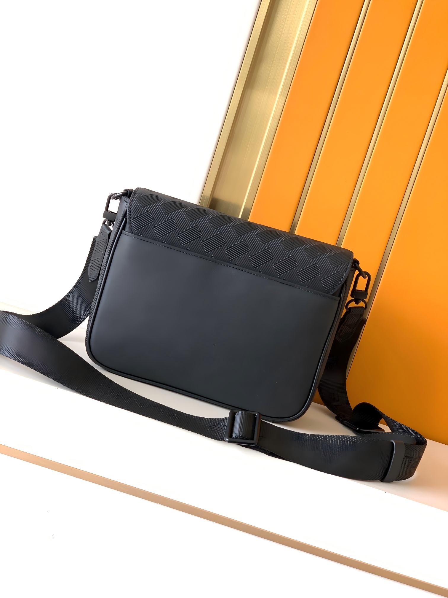 Bag  Soft Italian Tumbled Calf - Interior Design Hongkong のレビューと価格