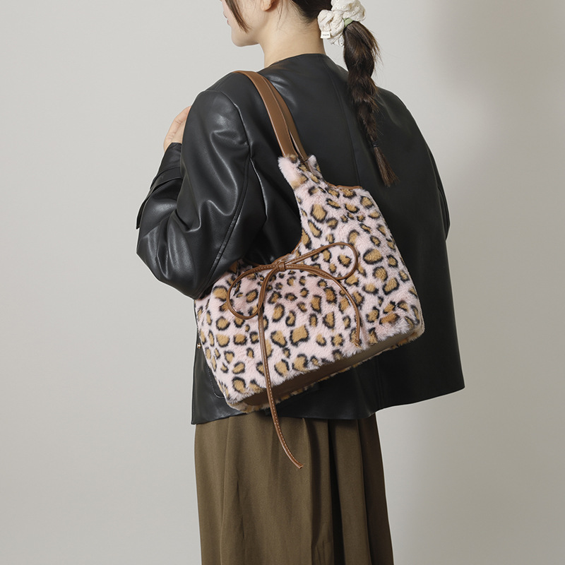 Fashionable Furry Tote Bag Wom - Interior Design Korean Style のレビューと価格