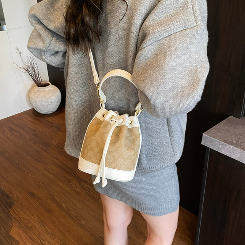 Retro Trendy Crossbody Bag wit - Interior Design Korean Style のレビューと価格